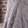 braun-grauer Pashmina JANINA aus Wolle mit einem Paisley-Muster in Ecru