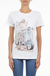 SETTEPUNTOZERO T-shirt | woman on a vespa