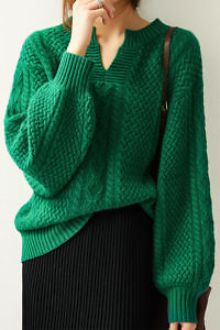 Your casualwear edit calls for this soft Jardin des Orangers sweater: it's made from fine cashmere yarns in forest green and features an oversized silhouette and a braided cable-knit design.