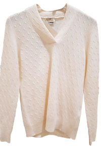 AVELLANA KASCHMIR | Elfenbeinfarbener geflochtener Pullover aus 100 % Kaschmir mit V-Ausschnitt
