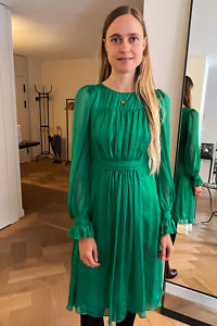 emerald green silk chiffon dress with long sleeves, boat-neck a fitted waist NOEMI