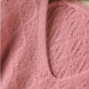 Pullover aus 100 % Nerz-Kaschmir in Korallenrosa mit V-Ausschnitt und Rautenmuster