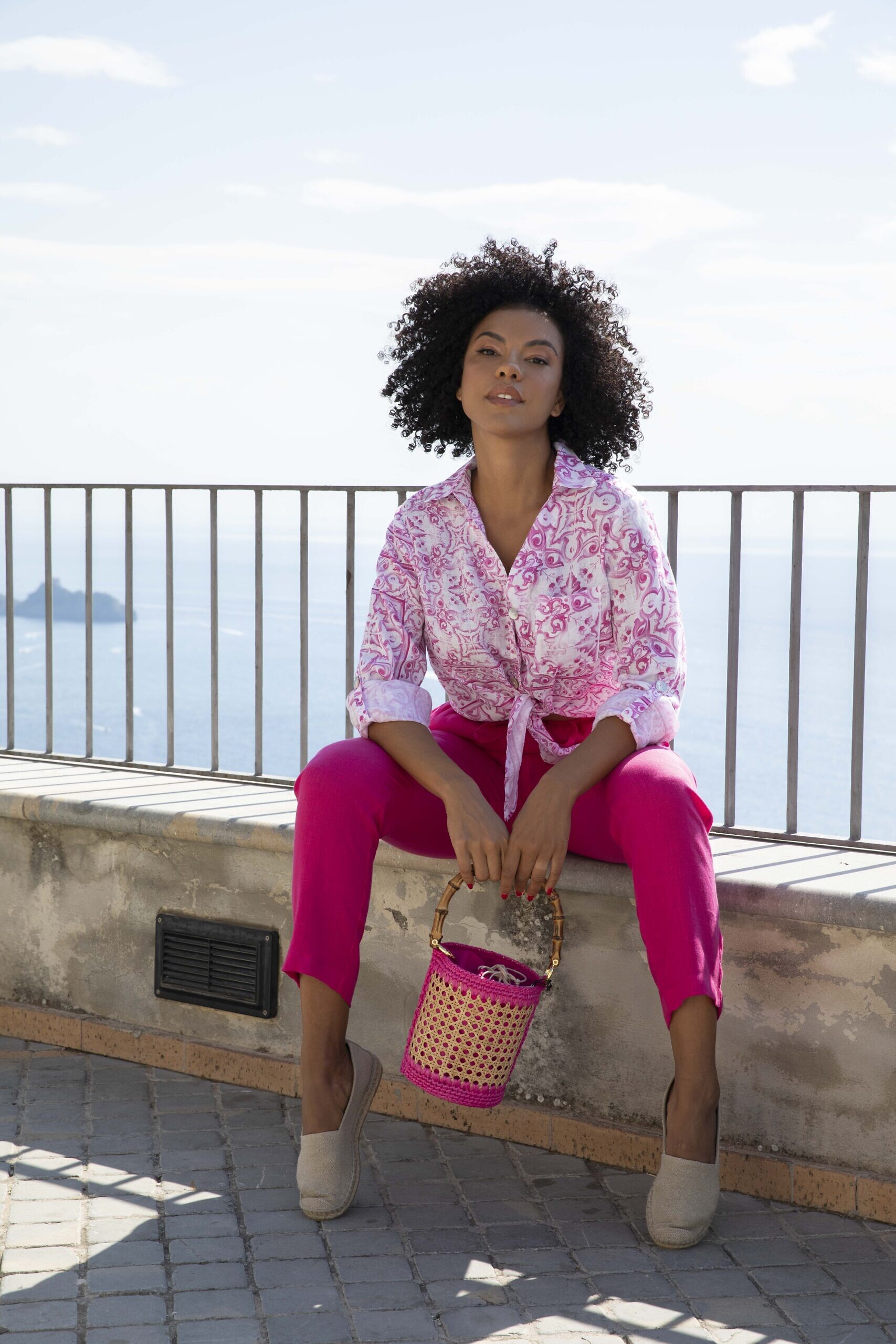 BLITZ POSITANO | wrap blouse NODO in pink and white floral printed linen fabric