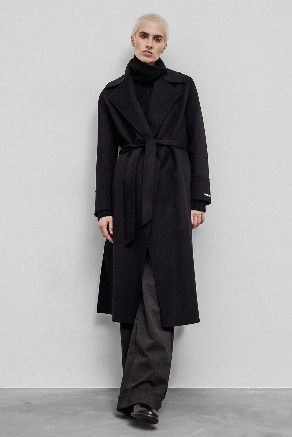 VITTORIA B. | black handmade trenchcoat with belt in pure extra fine merino wool